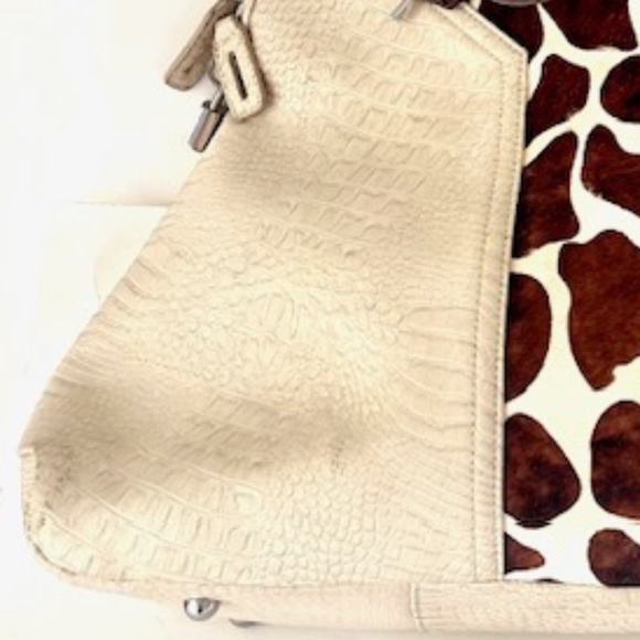 Mito Milan Ostrich Trim Embossed Leather Shoulder Bag - Picture 10 of 11